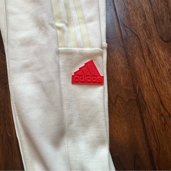 Adidas Women's Regular Fit Elastic Waist Zip Pockets Tricot Pants Off White NWT - Picture 6 of 12